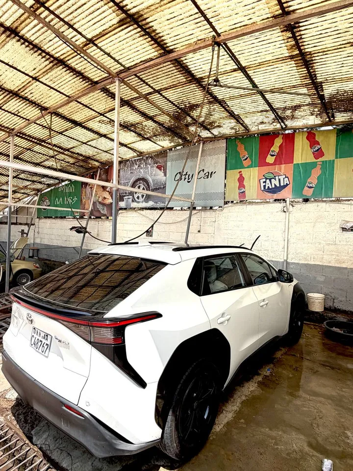 Toyota BZ4X 2023 Electric SUV – photo 4