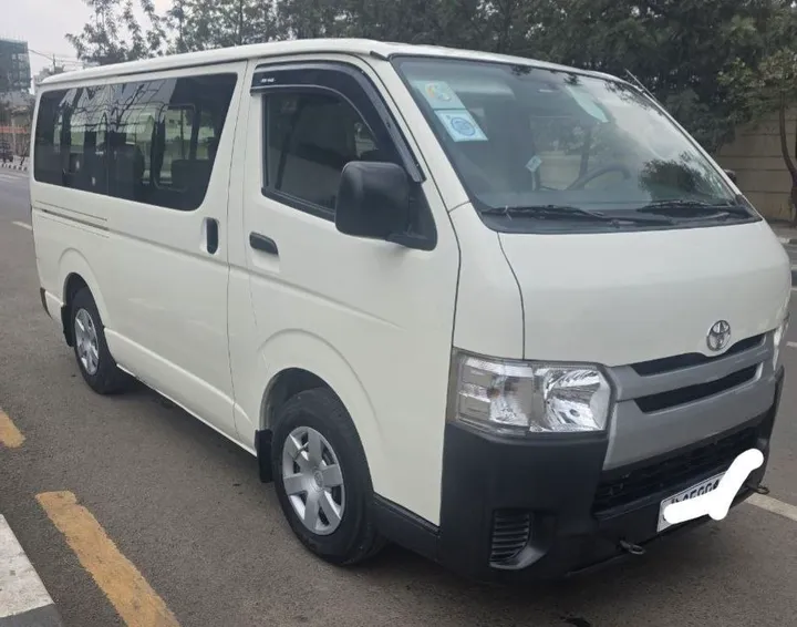 2018 Toyota Hiace Manual Van – photo 3