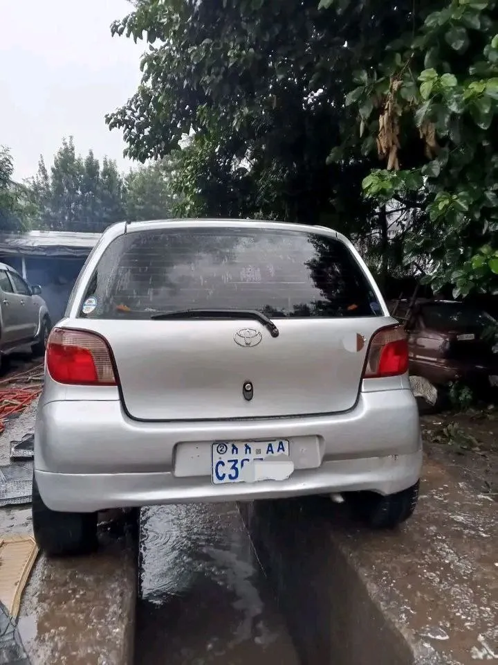 Toyota Vitz Yaris 2000 – photo 3