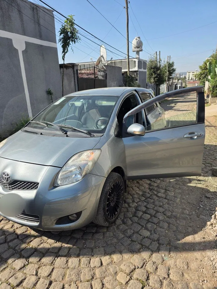 Toyota Yaris Compact 2008 Automatic – photo 4