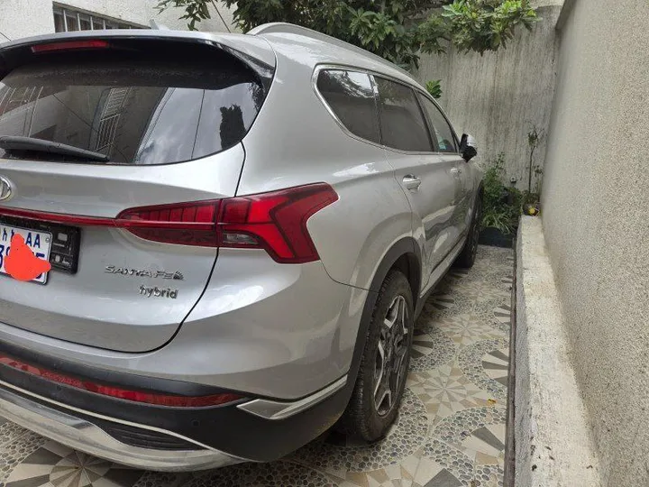 Hyundai Santa Fe Hybrid 2022 – photo 4