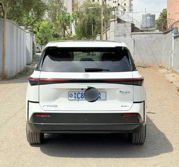 Toyota BZ3X 2025 Smart Drive Edition – photo 3