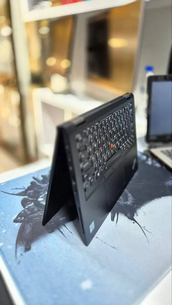 Lenovo ThinkPad Yoga X390 Laptop – photo 4