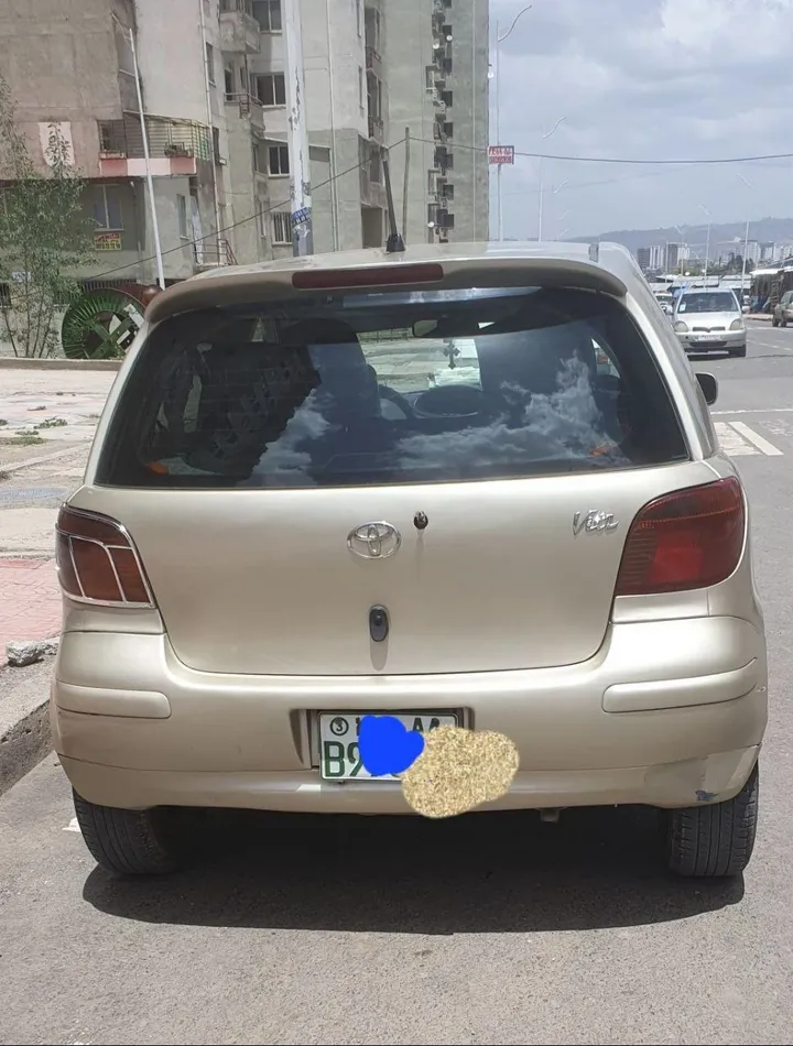 Toyota Vitz 2004 – photo 3