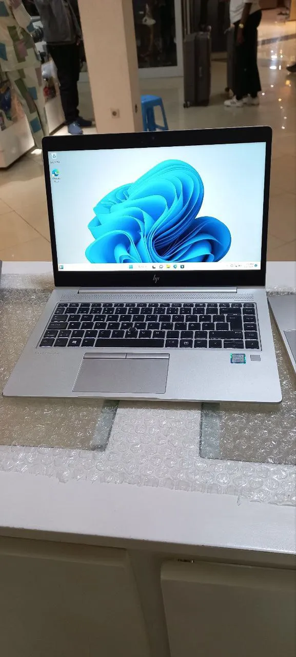 HP EliteBook 840 G5 8GB 256GB – photo 5