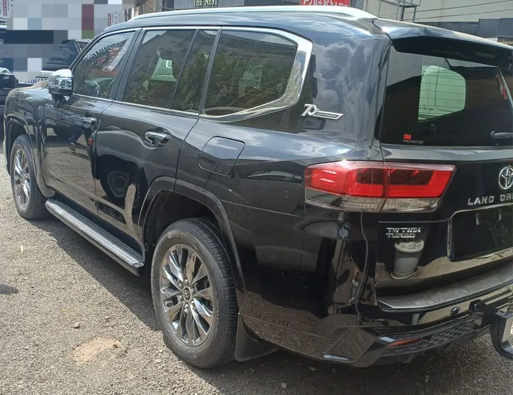 Toyota Land Cruiser VXR 2023 – photo 3