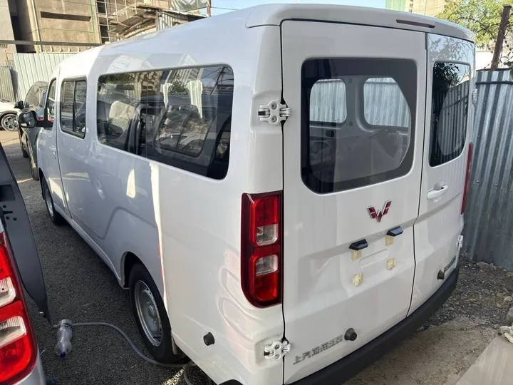 Wuling Hongguang EV MPV 14 Seater – photo 6