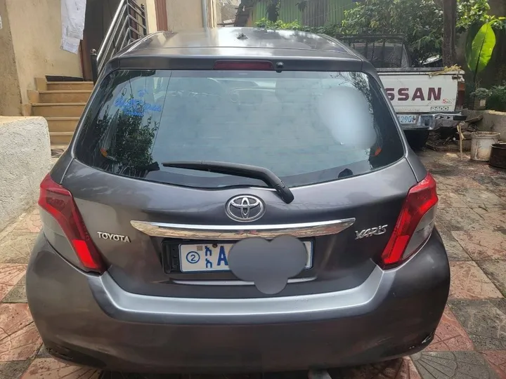 Toyota Yaris Compact 2012 Automatic – photo 6