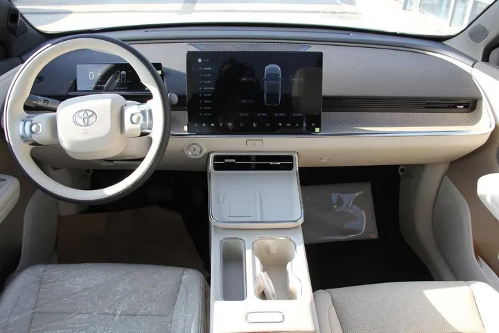 2025 Toyota bZ3X Electric SUV – photo 4