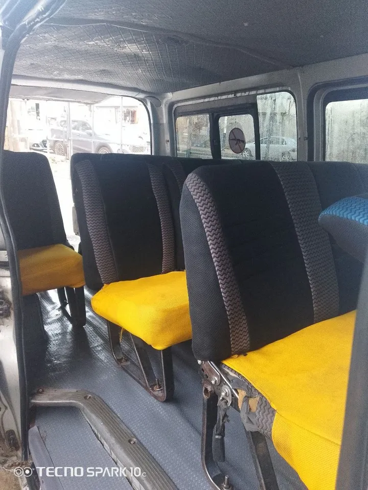 Toyota Hiace Van 2007 Manual – photo 7