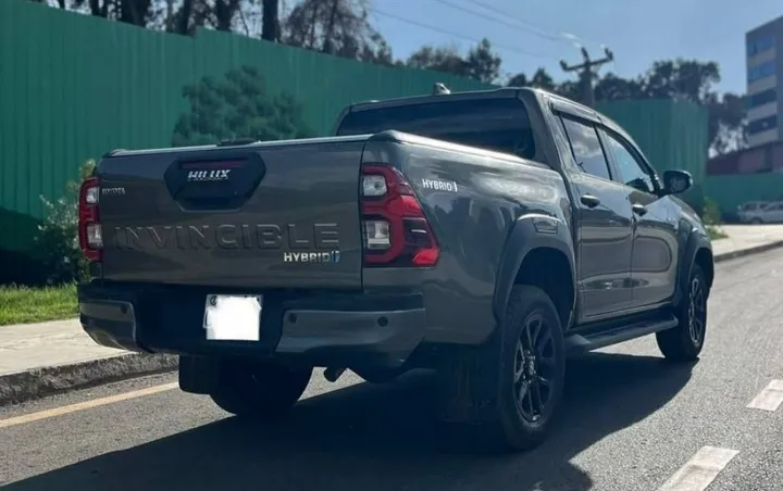 Toyota Hilux Invincible Hybrid 2024 – photo 5