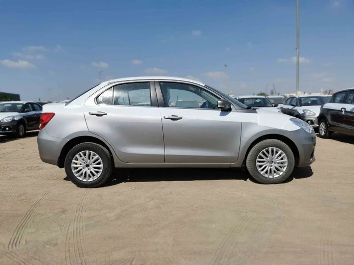 Suzuki Dzire 2022 Automatic – photo 4