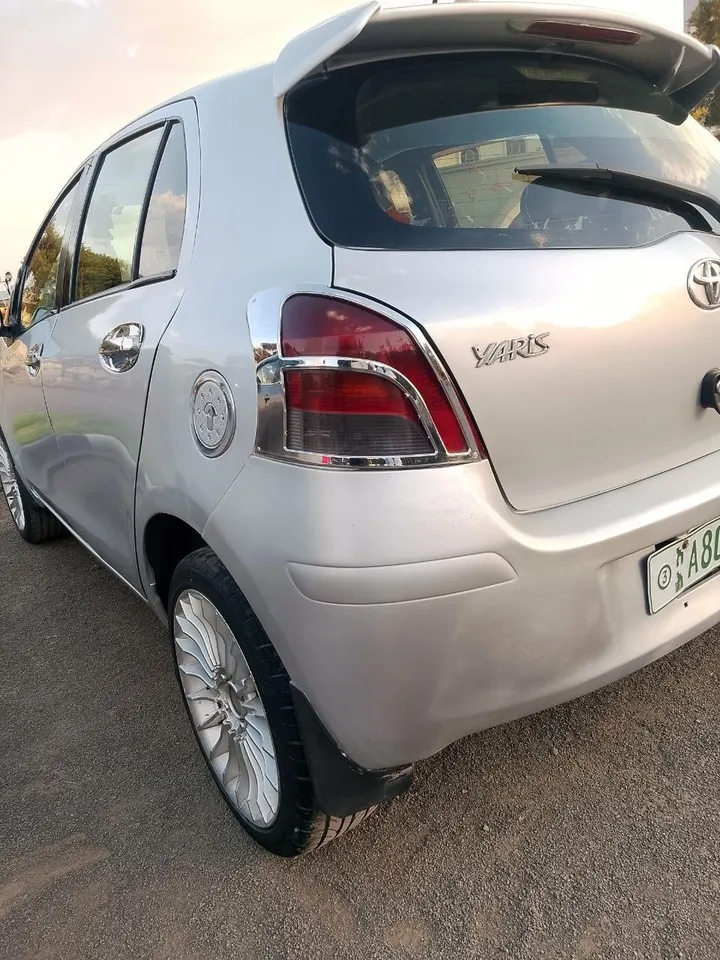 Toyota Yaris Automatic 2010 – photo 8