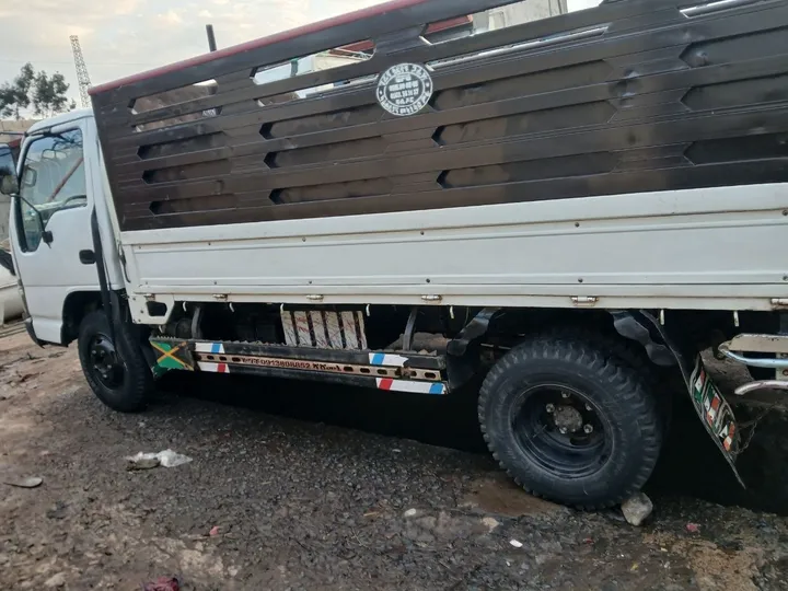 Isuzu NPR Truck 2008 – photo 6