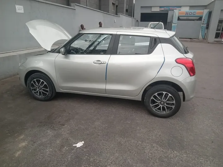 2021 Suzuki Swift Hatchback – photo 4