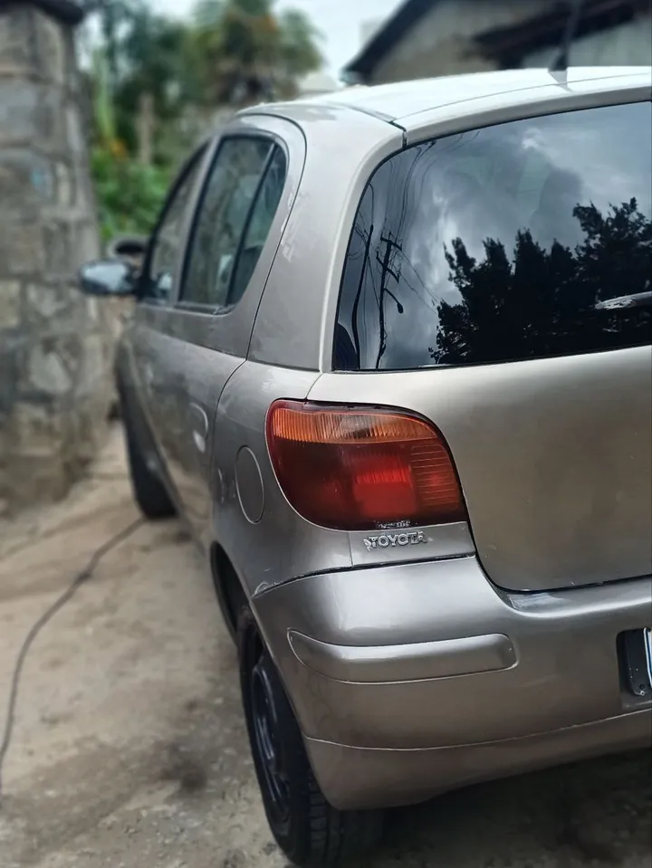 Toyota Vitz Yaris 2005 – photo 4