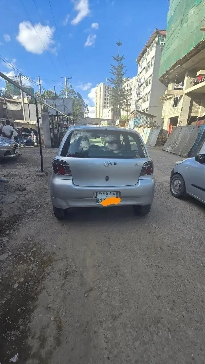 Toyota Vitz 2000 Automatic Silver – photo 3