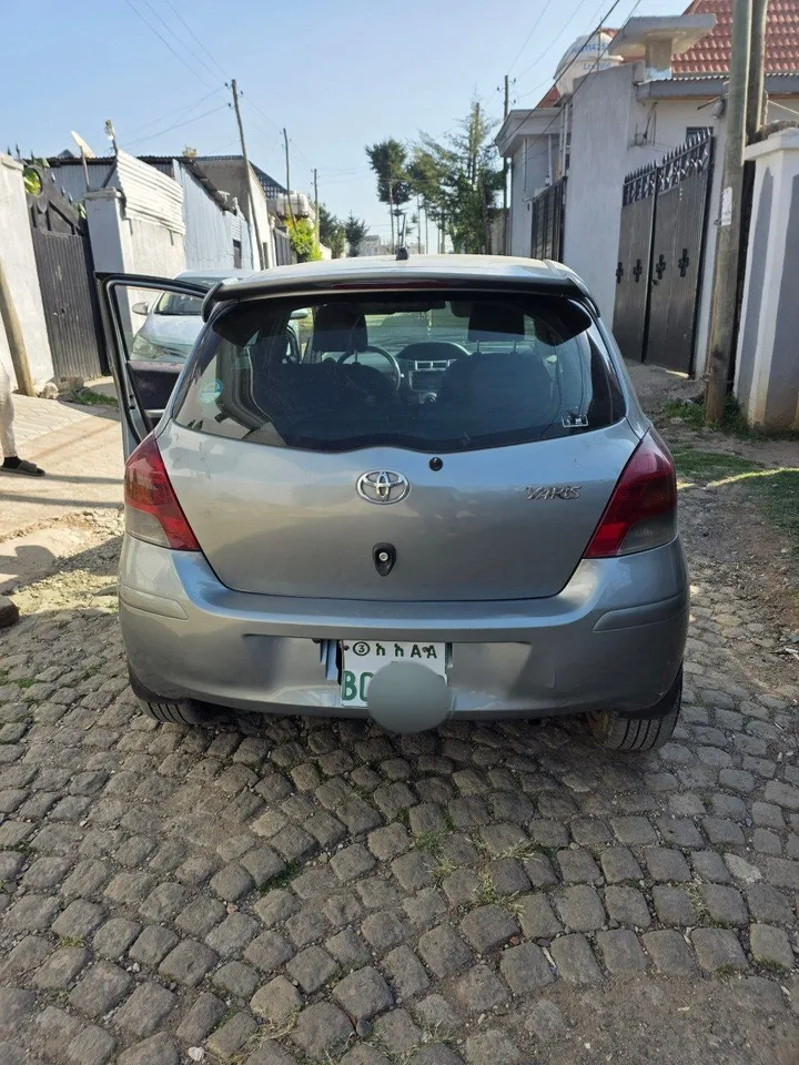Toyota Yaris Compact 2008 Automatic – photo 3