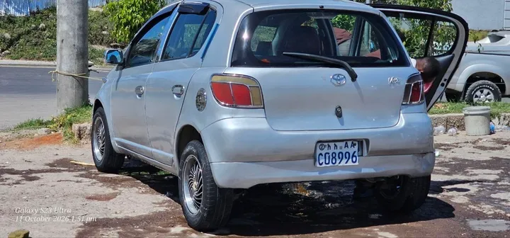 Toyota Vitz 2001 – photo 3