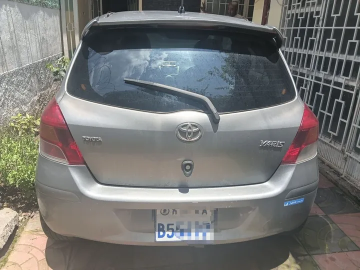 Toyota Yaris Compact 2010 – photo 8