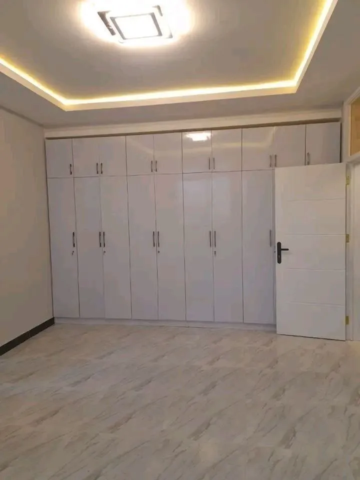 3 Bedroom Apartment Summit 72 – photo 5