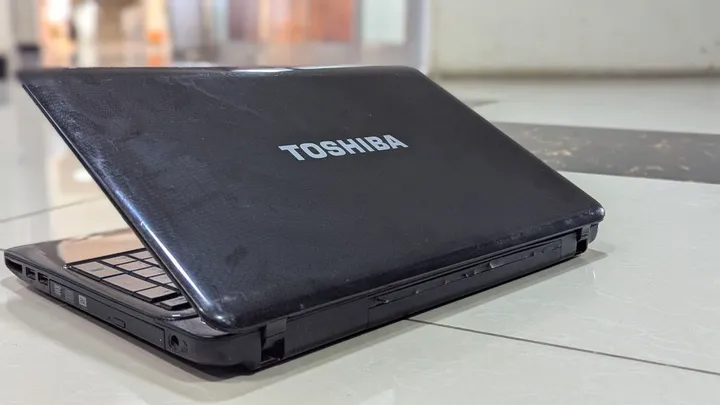 Toshiba Core i5 500GB Laptop – photo 4