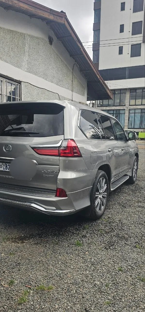 Lexus LX 570 Limited 2016 – photo 5