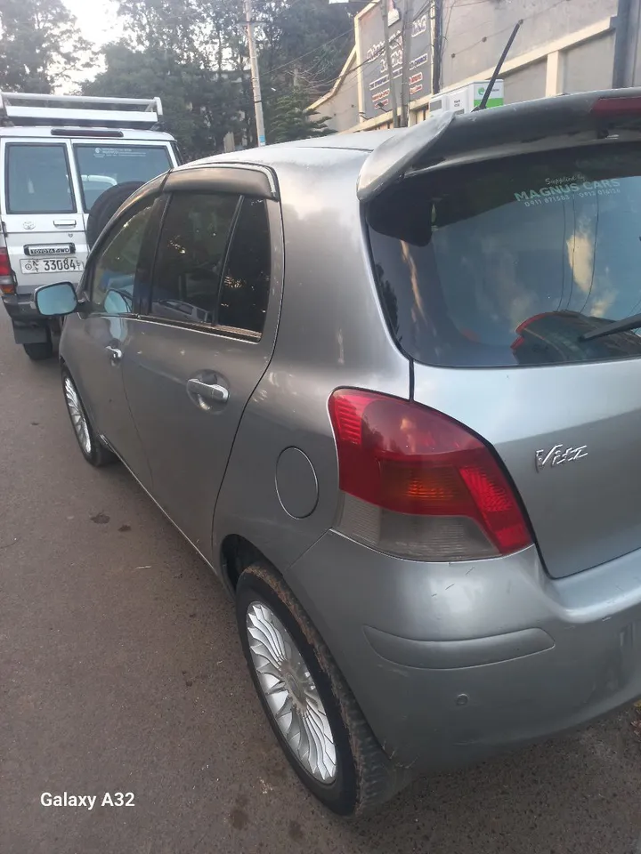 Toyota Yaris Compact 2010 – photo 7