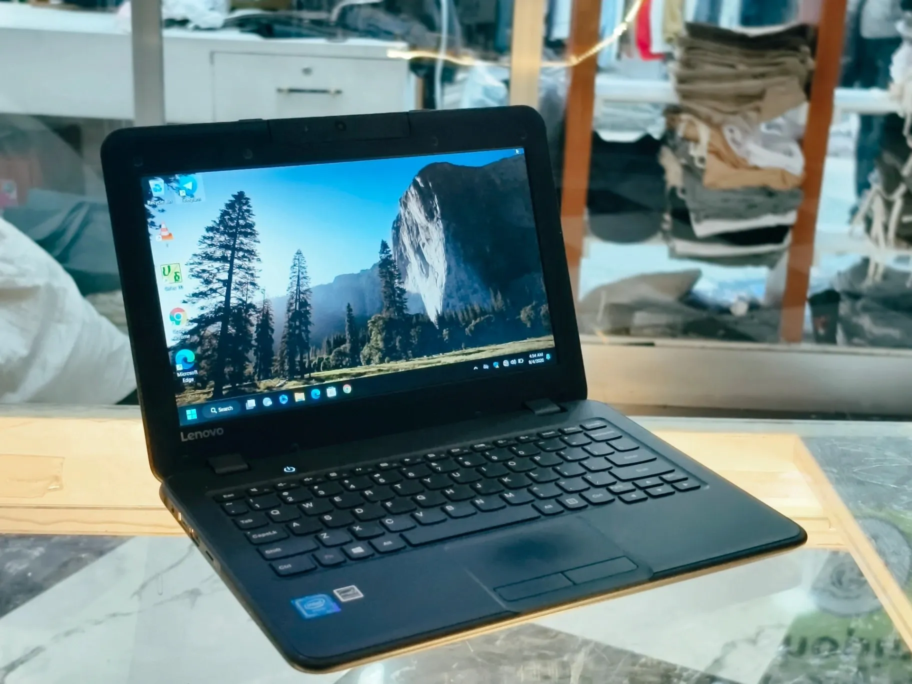 Lenovo Ideapad Celeron 4GB Laptop – photo 3