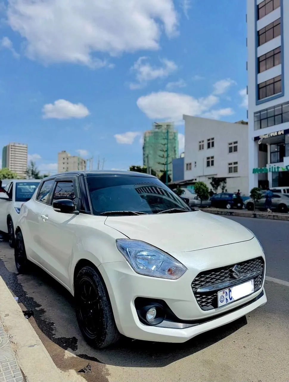 Suzuki Swift 2022 Automatic – photo 5