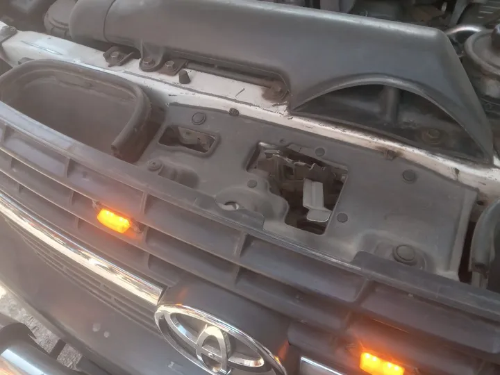 Toyota Van 2011 Excellent Condition – photo 3