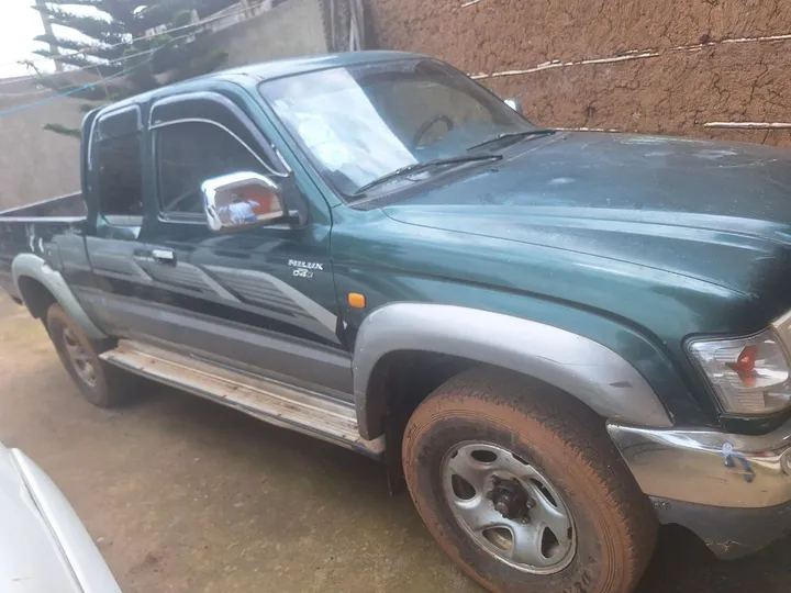 Toyota Hilux 2002 Manual – photo 3