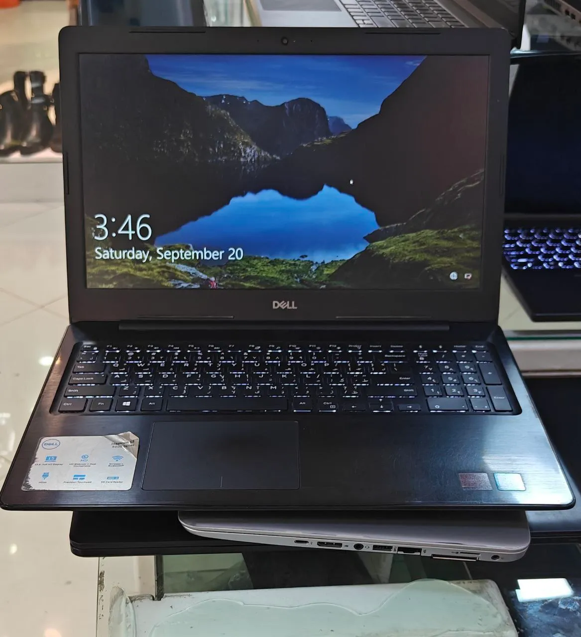 Dell Inspiron 5570 i7 Laptop – photo 4