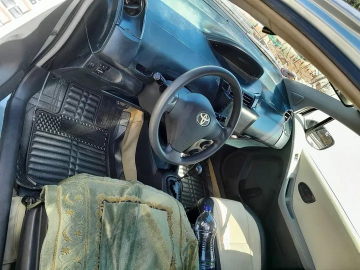 Toyota Yaris Compact 2008 – photo 3