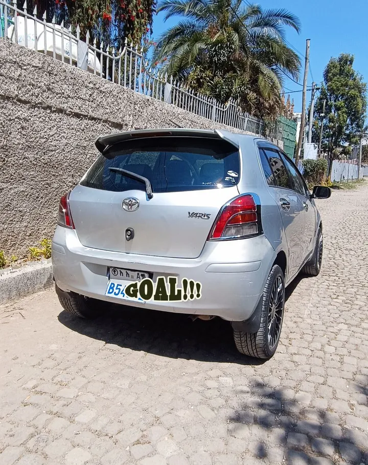 Toyota Yaris Compact 2010 – photo 7