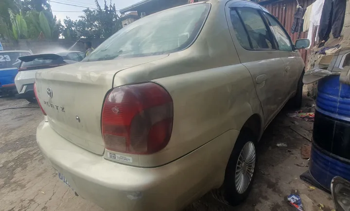 Toyota Platz 2002 Automatic – photo 3