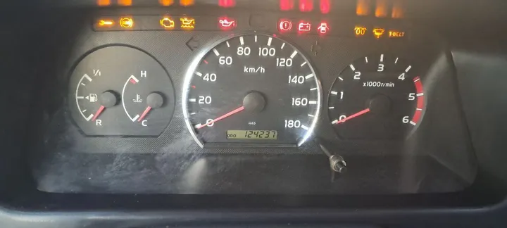 Toyota Hiace Van 2010 Diesel – photo 4