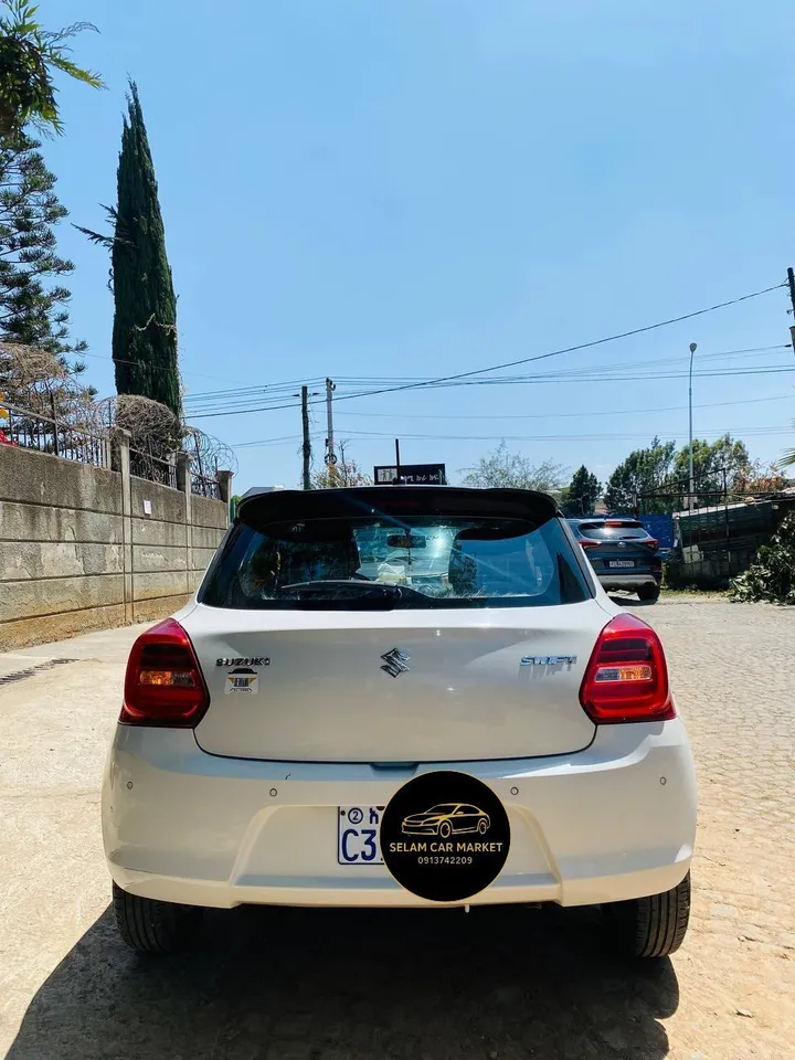 Suzuki Swift 2022 Automatic – photo 5