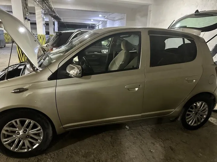 Toyota Vitz 2004 1.0L Automatic – photo 4