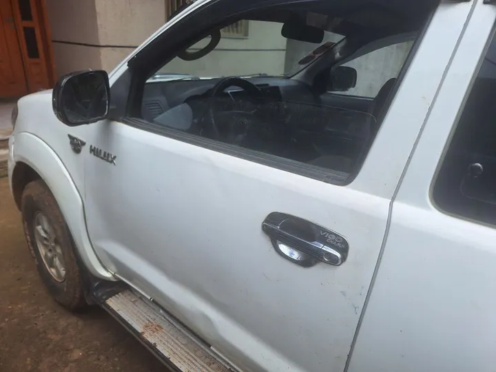 Toyota Hilux King Cab D4D – photo 4