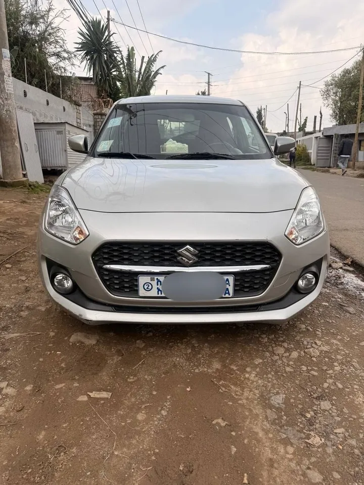 Suzuki Swift 2021 Automatic Silver – photo 4