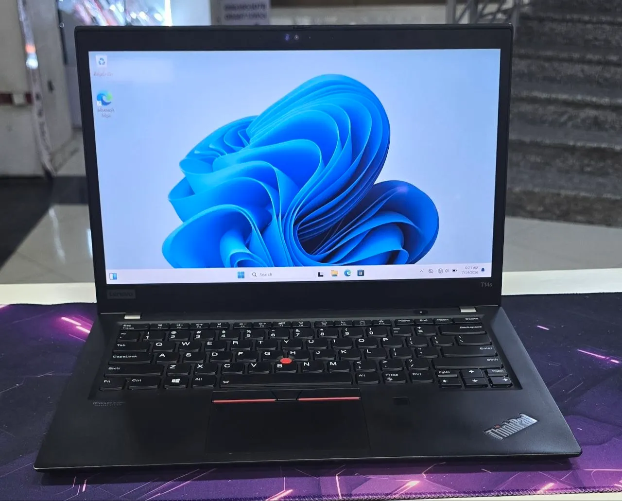 Lenovo ThinkPad T14s Laptop – photo 4