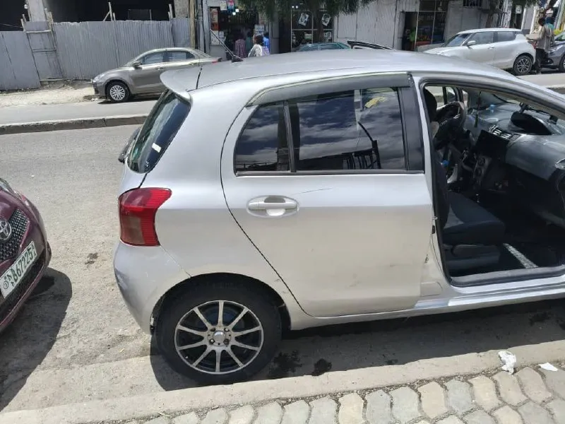 Toyota Yaris Compact 2006 – photo 7