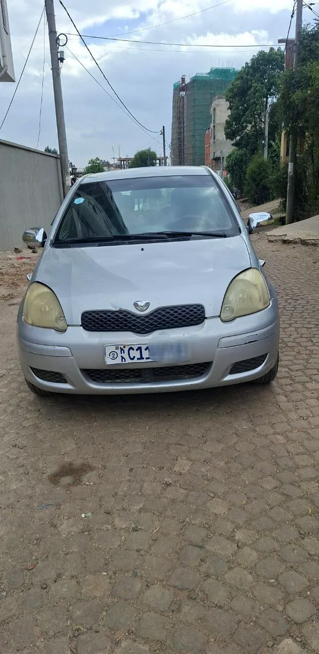 Toyota Vitz 2004 – photo 4