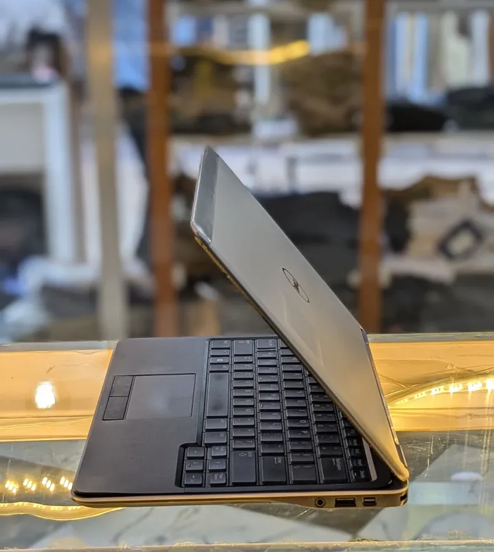 Dell Latitude i5 8GB Laptop – photo 3