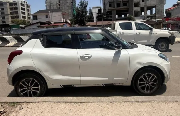 Suzuki Swift 2022 Automatic – photo 3