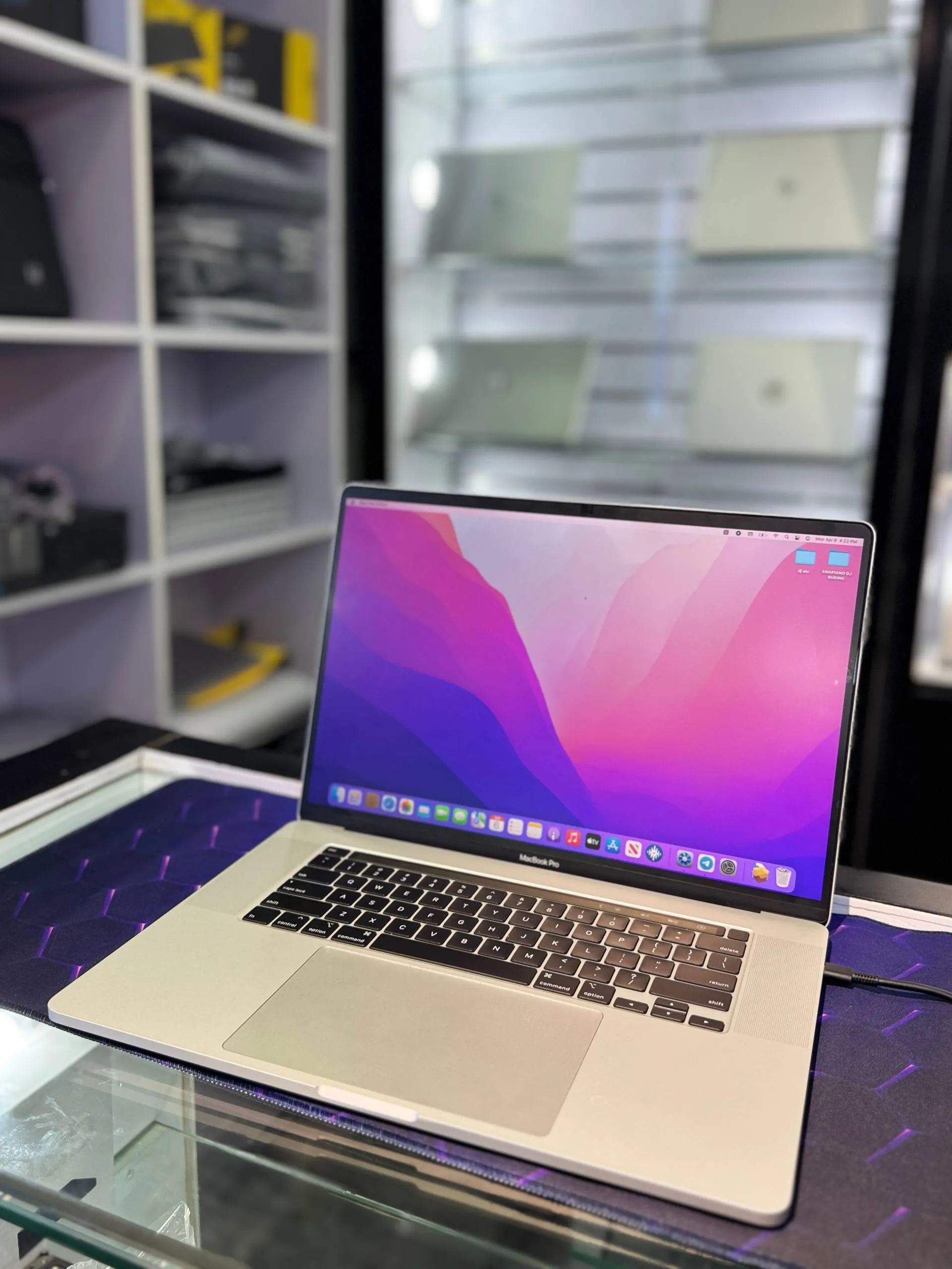 MacBook Pro 2019 16-inch i7 16GB 512GB – photo 3