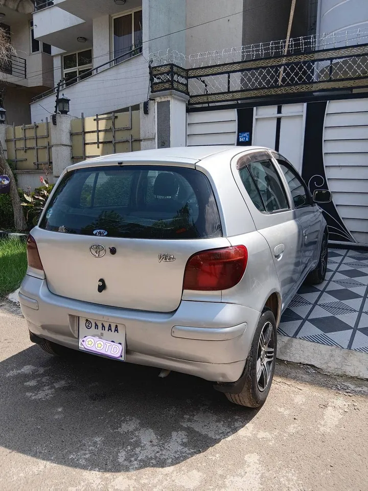 Toyota Vitz 2002 Automatic – photo 4