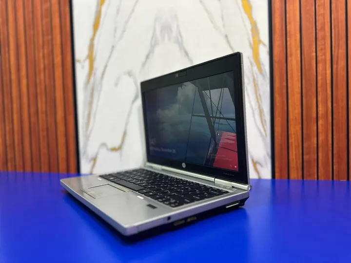 HP EliteBook Core i7 Laptop – photo 3