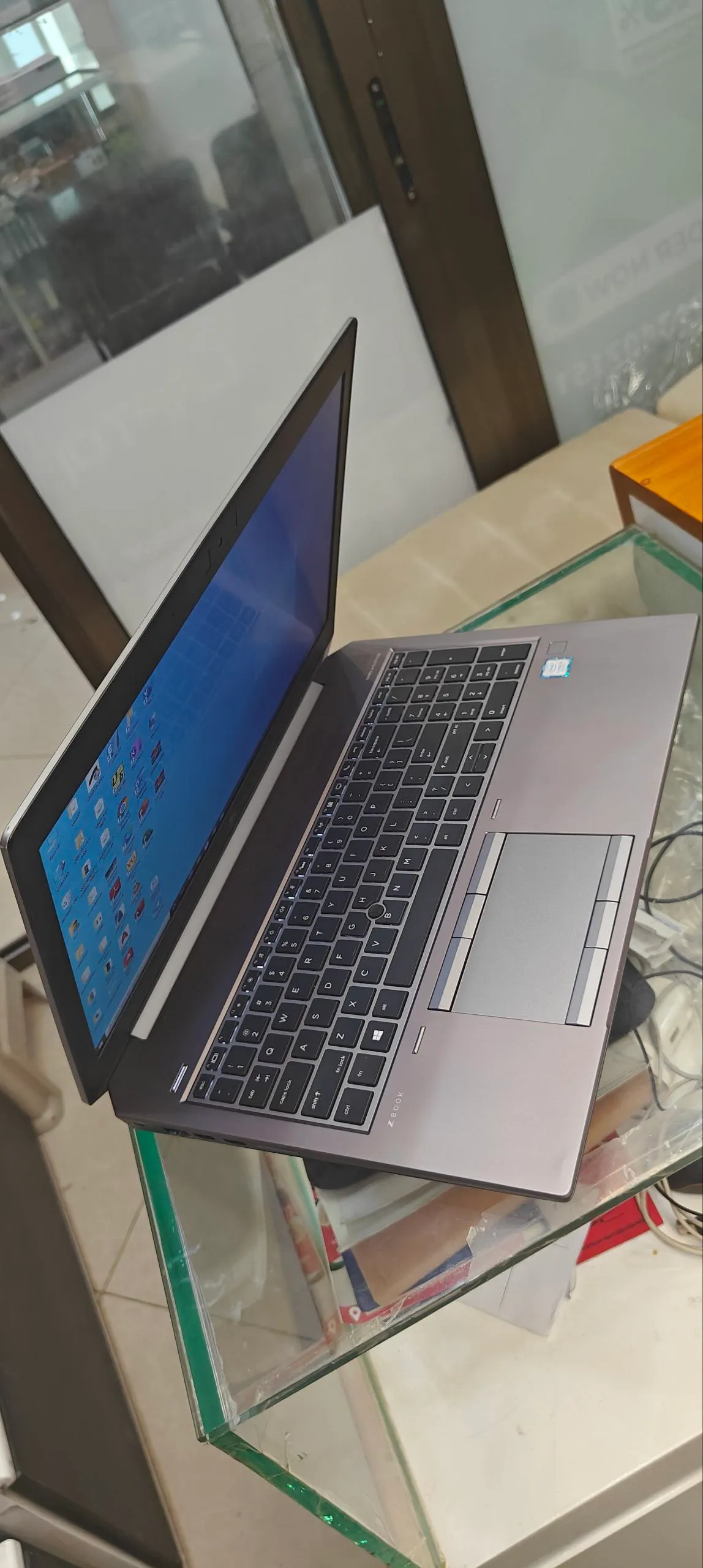HP Zbook 15 G5 Laptop – photo 3